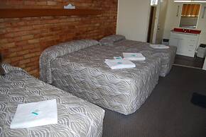 Avocado Motor Inn