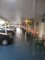 Avocado Motor Inn