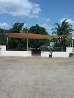 Avocado Motor Inn