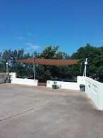 Avocado Motor Inn