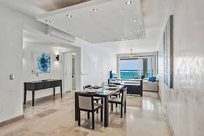 Watermark Luxury Oceanfront All Suite Hotel