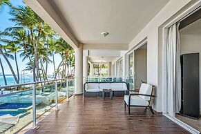 Watermark Luxury Oceanfront All Suite Hotel