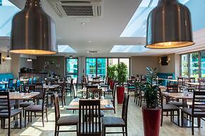 Drayton Manor Hotel