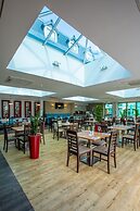 Drayton Manor Hotel