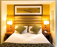 Drayton Manor Hotel