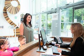 Drayton Manor Hotel