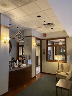 Kingston Hotel