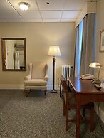 Kingston Hotel