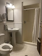 Kingston Hotel