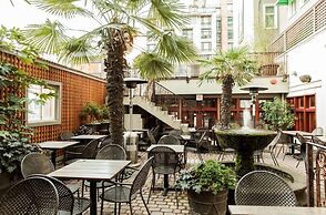 Kingston Hotel