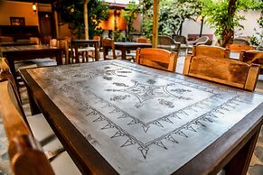 Dardanos Hotel