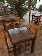 Dardanos Hotel