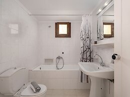 Artemis Apartments