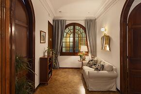 Ally's Guest House Barcelona B&B