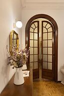 Ally's Guest House Barcelona B&B
