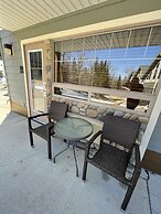 Elkwater Lake Lodge