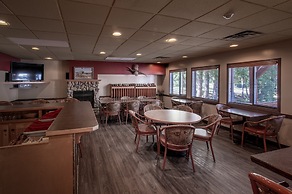 Elkwater Lake Lodge