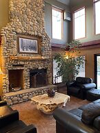 Elkwater Lake Lodge