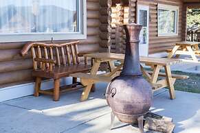 Elkwater Lake Lodge