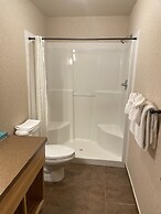 Elkwater Lake Lodge