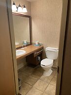 Elkwater Lake Lodge