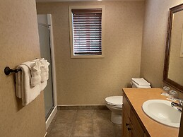 Elkwater Lake Lodge