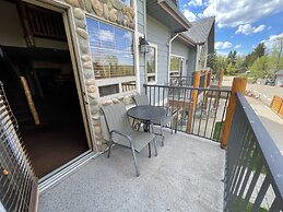 Elkwater Lake Lodge
