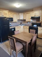Elkwater Lake Lodge