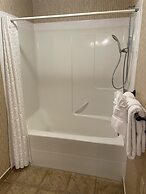 Elkwater Lake Lodge