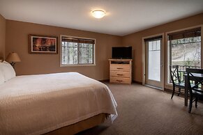 Elkwater Lake Lodge