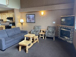 Elkwater Lake Lodge