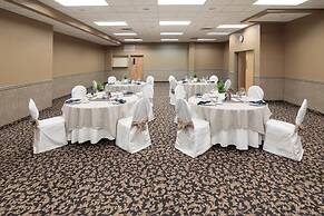 Elkwater Lake Lodge