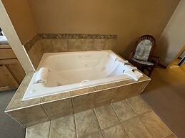 Elkwater Lake Lodge