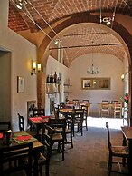 Borgo Di Colleoli Resort