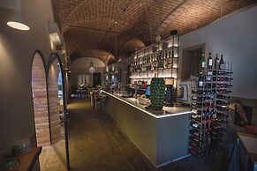 Borgo Di Colleoli Resort