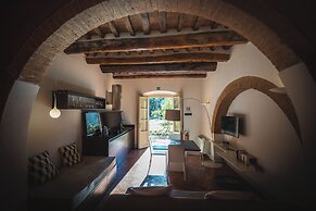 Borgo Di Colleoli Resort