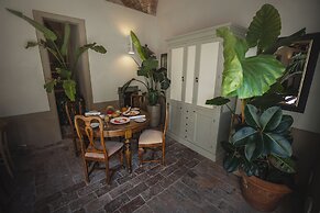 Borgo Di Colleoli Resort