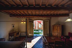 Borgo Di Colleoli Resort