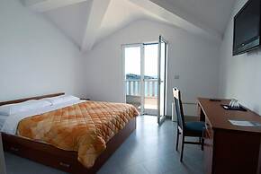 Hotel R