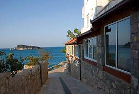 Hotel R