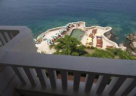Hotel R