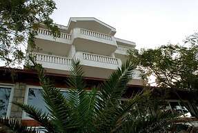 Hotel R