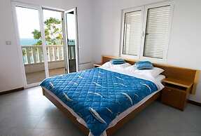 Hotel R