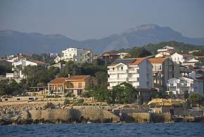 Hotel R