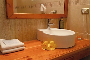 Taha Tai Hotel
