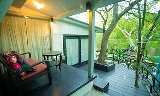 Zantiis Ndol Villas