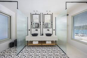 Yacht Classic Hotel - Boutique Class