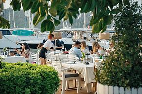 Yacht Classic Hotel - Boutique Class