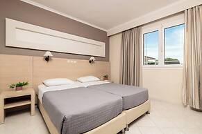 Karras Hotel