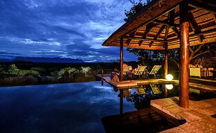 Khaya Ndlovu Safari Manor